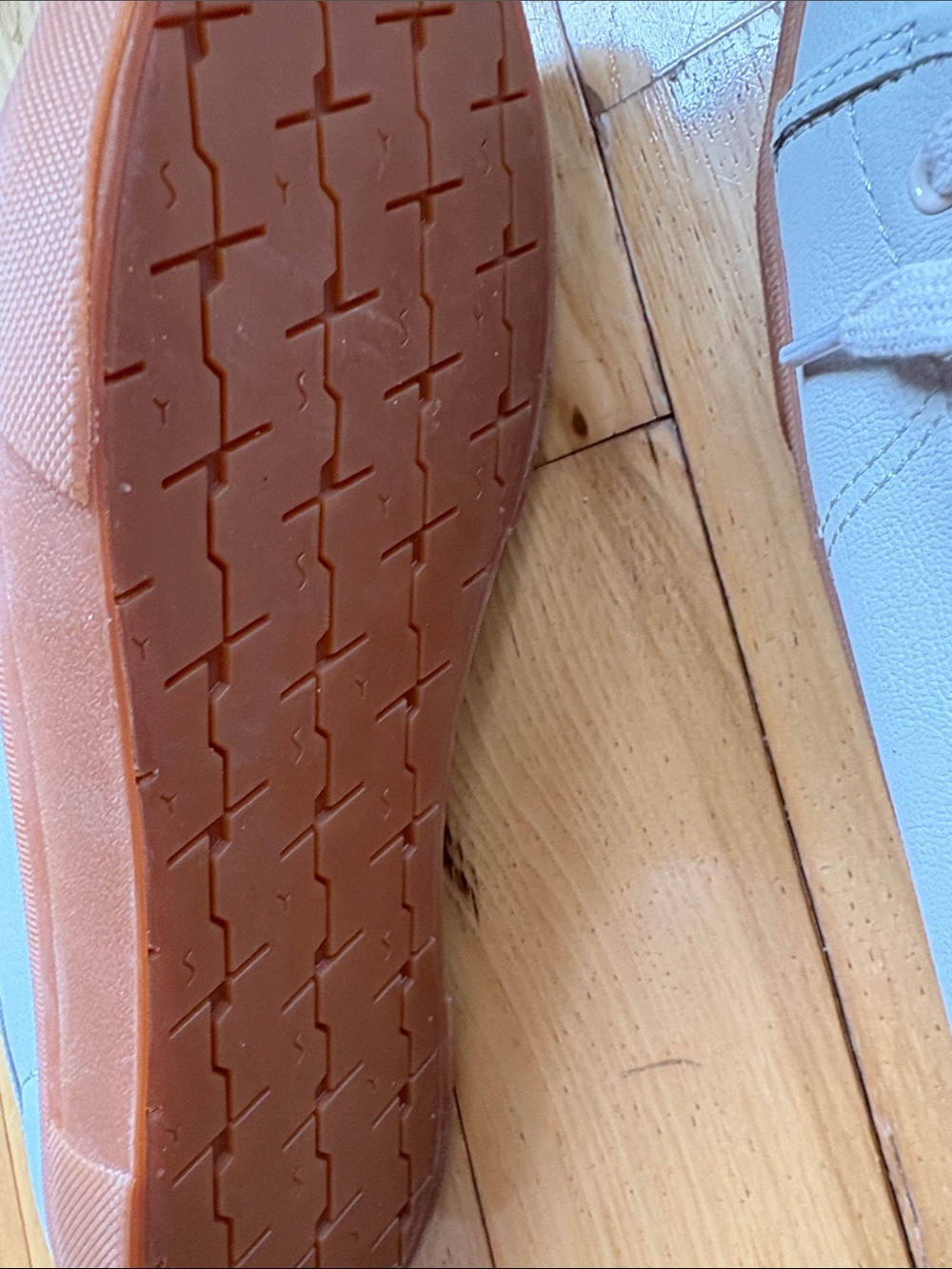 Frye Gia Low Lace Leather Cream Sneakers with Gum Sole (size 7.5) - Picture 7 of 8